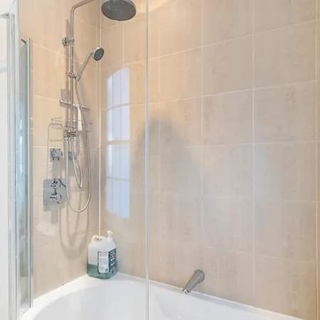 195Vbr With Private Bathrooms, Shared Kitchen London Exterior photo