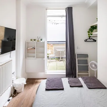 195Vbr With Private Bathrooms, Shared Kitchen London Exterior photo
